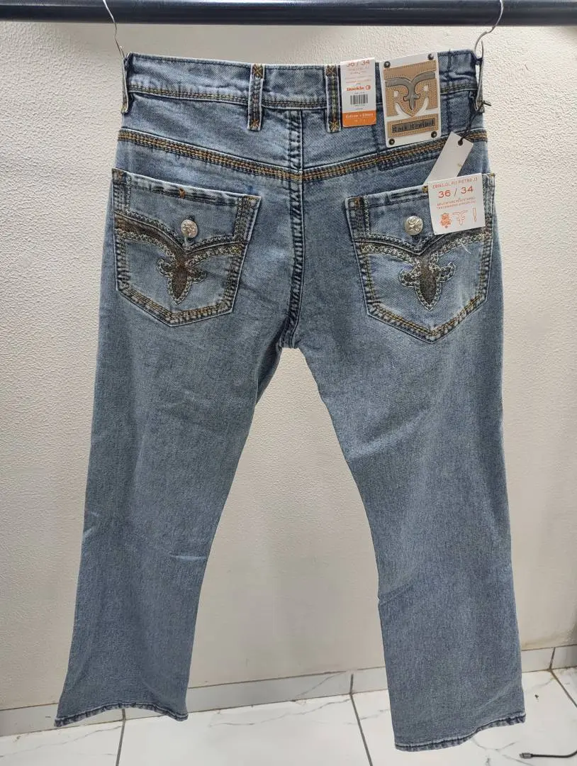 TRUE RELIGION IMPORTED STORE ARTICLE JEANS