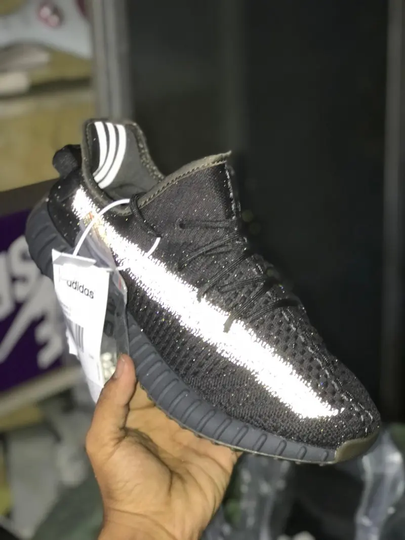 Adidas yeezy 350 black cinder reflective Semi Ua