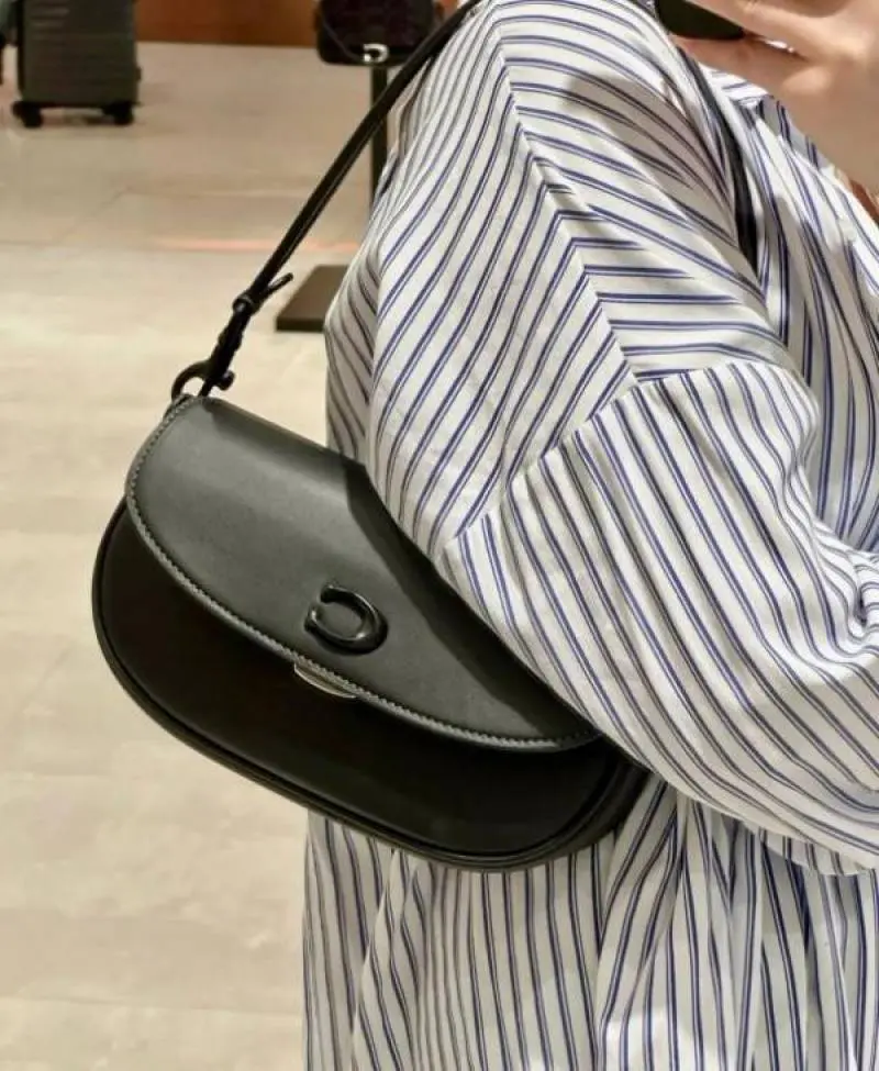 Coach1003 Emmy Saddle Premium Crossbody Shoulder Bag With OG Double Box & Dust Bag (Black - 1003) - Image 8