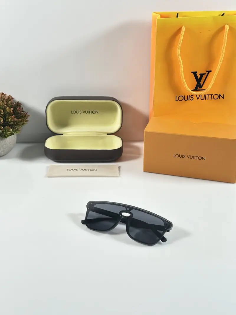 Louis Vuitton 1822 Grey Black - Image 2