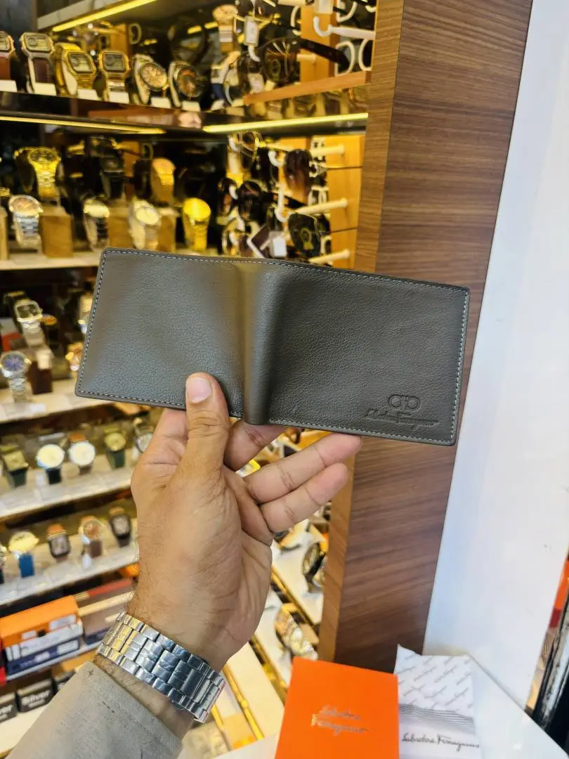 101 SF SALVATORE FERAGAMO PREMIUM QUALITY WALLET - Image 5