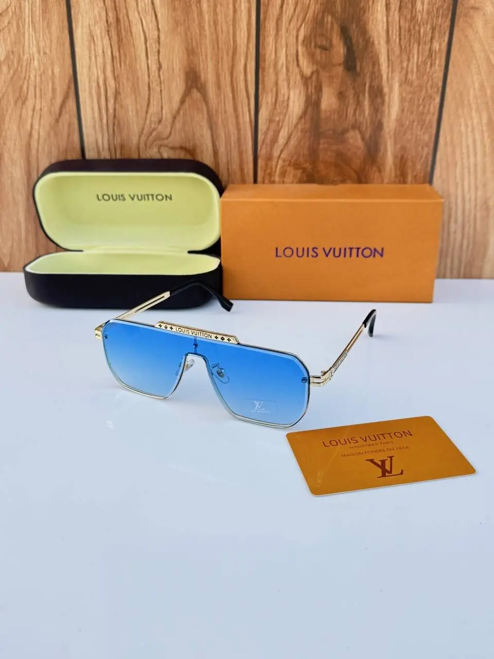 Louis Vuitton 24027 gold sea blue