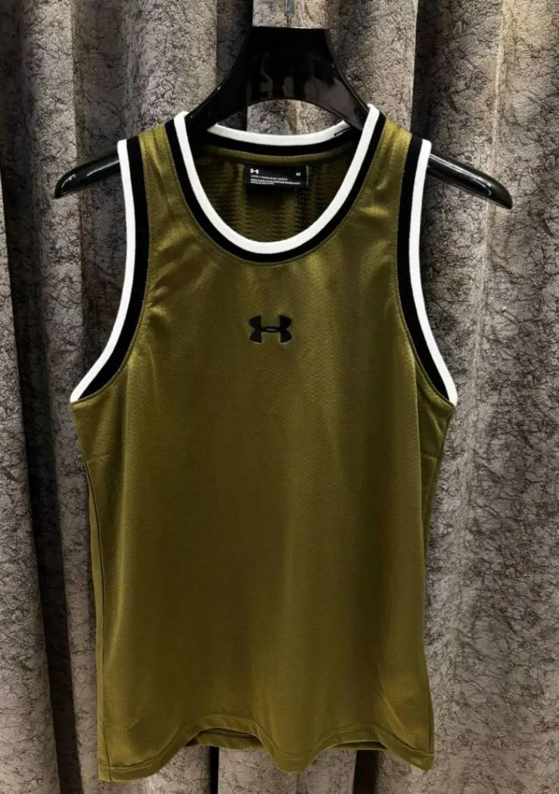Under xARMOUR IMPORTED STORE ARTICLE SANDO DARK
