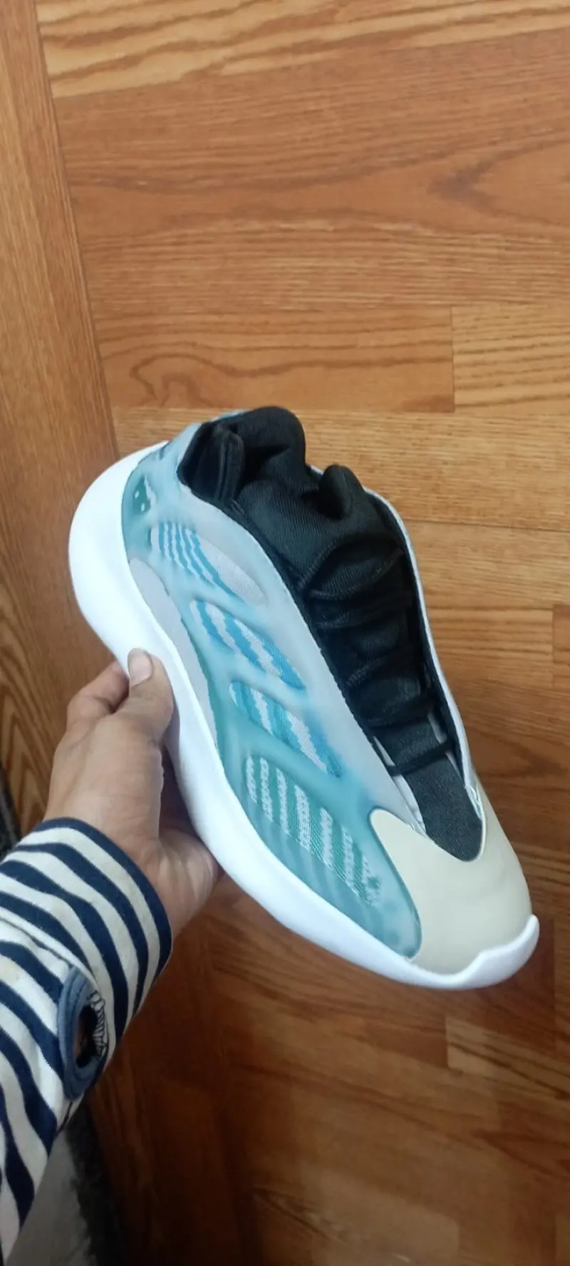 Adidas Yeezy 700 V3 "sky blue"(No Return )#151 - Image 2