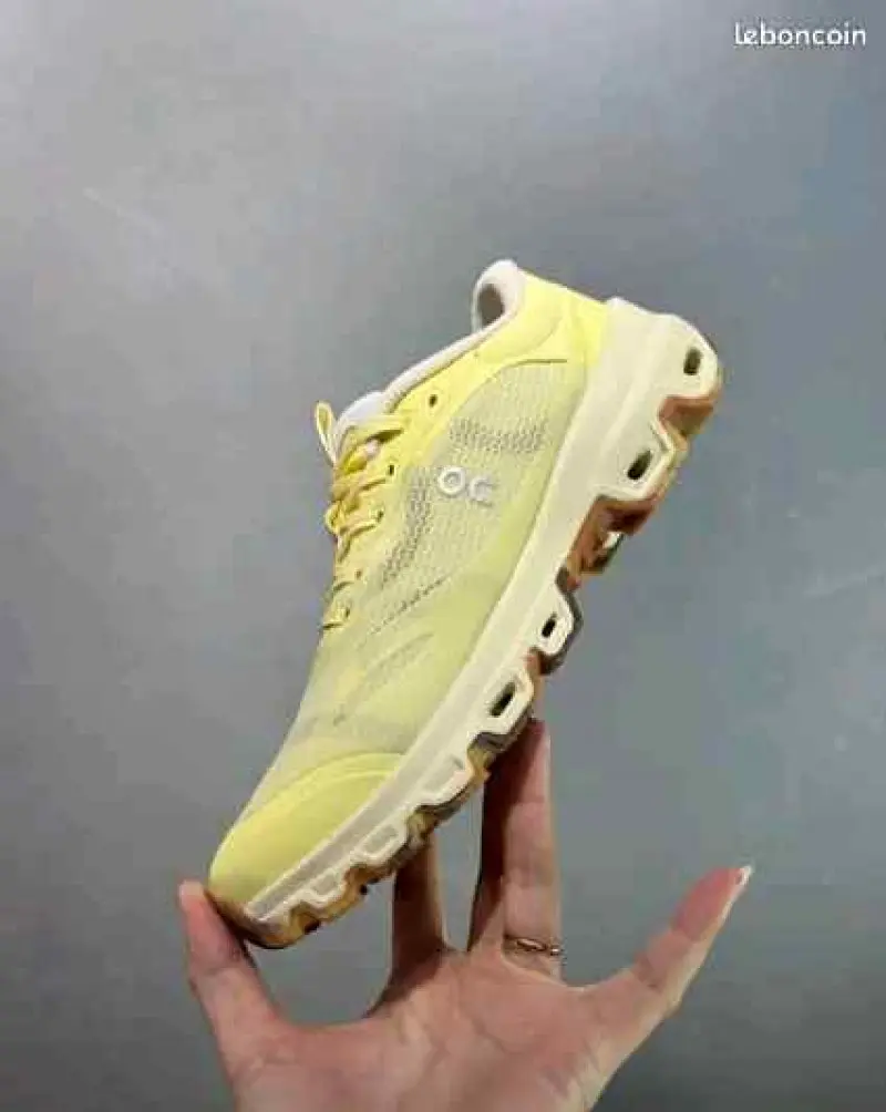 OnCloud Running Cloudventure x Loewe Yellow Tan Grey - Image 7
