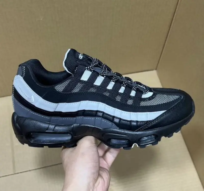 Nike AIRMAX 95 ESSENTIAL BLACK SMOKE GREY - Image 5