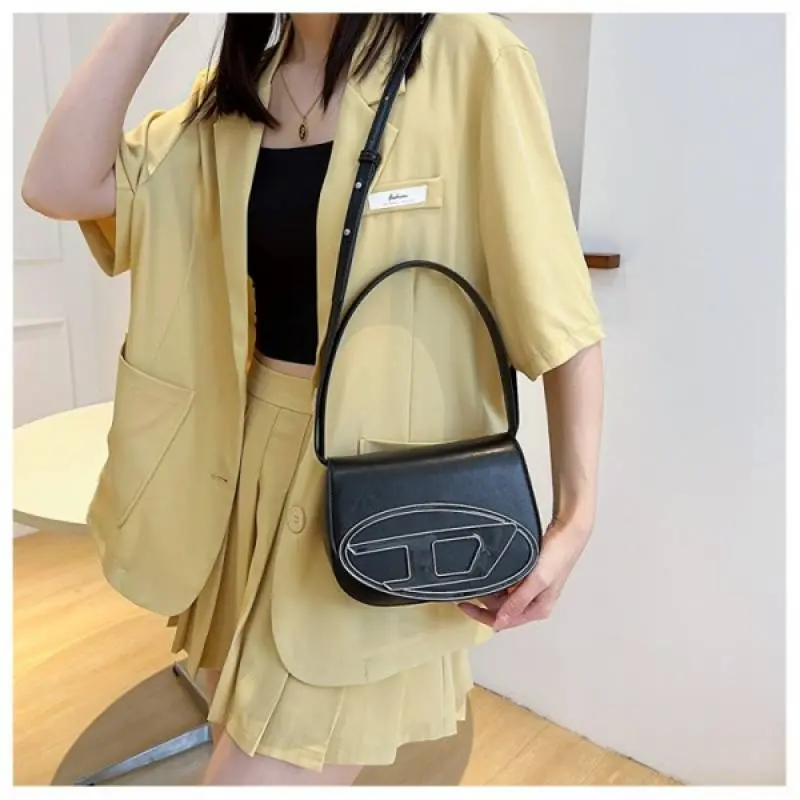 Diessel 1DR Shoulder Bag With OG Box & Dust Bag & Extra Shoulder Strap (Black - 442) - Image 2
