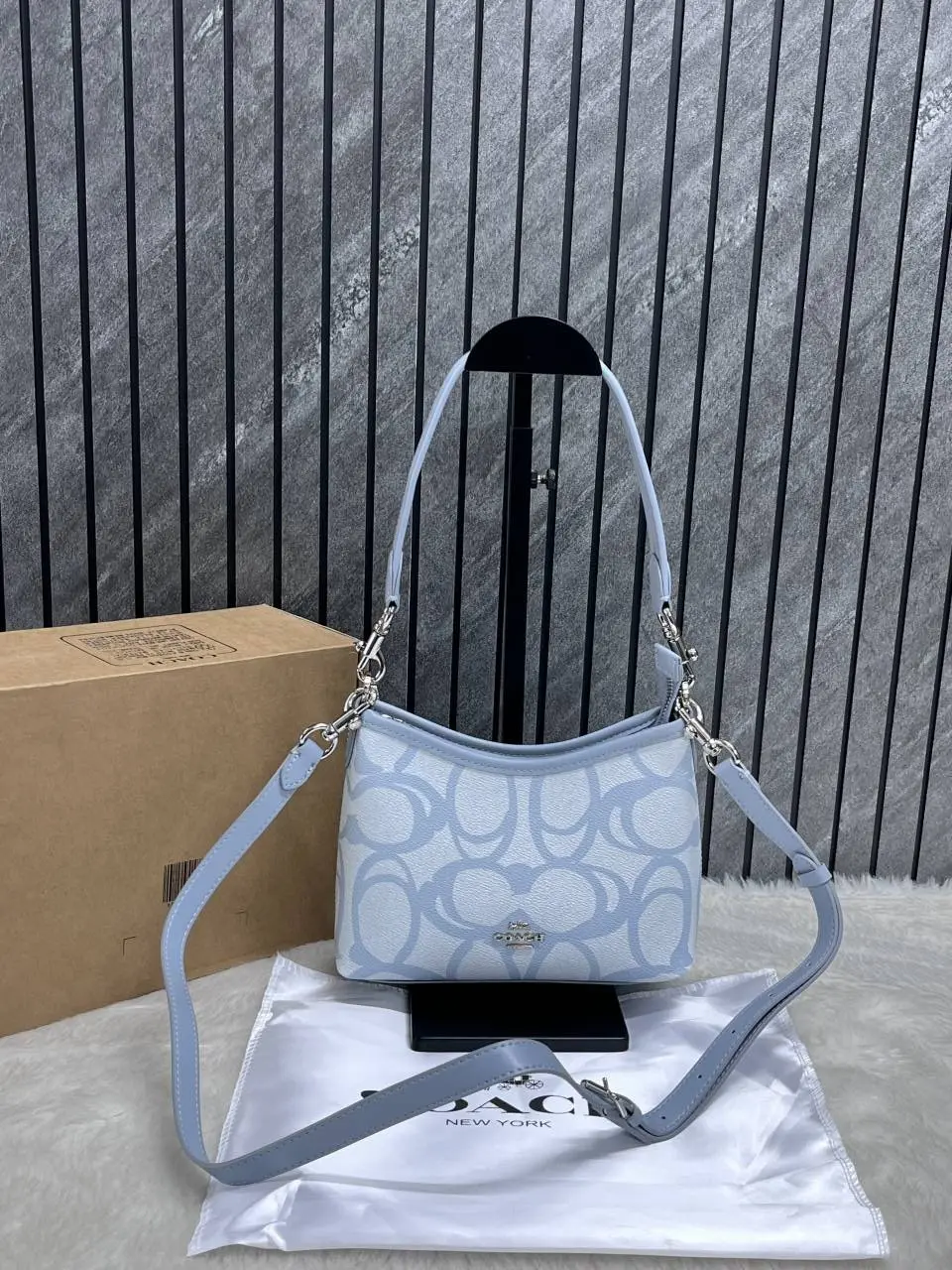 Coach Laurel Mini Tote Premium Highend With Original Box & DustCover - Image 8