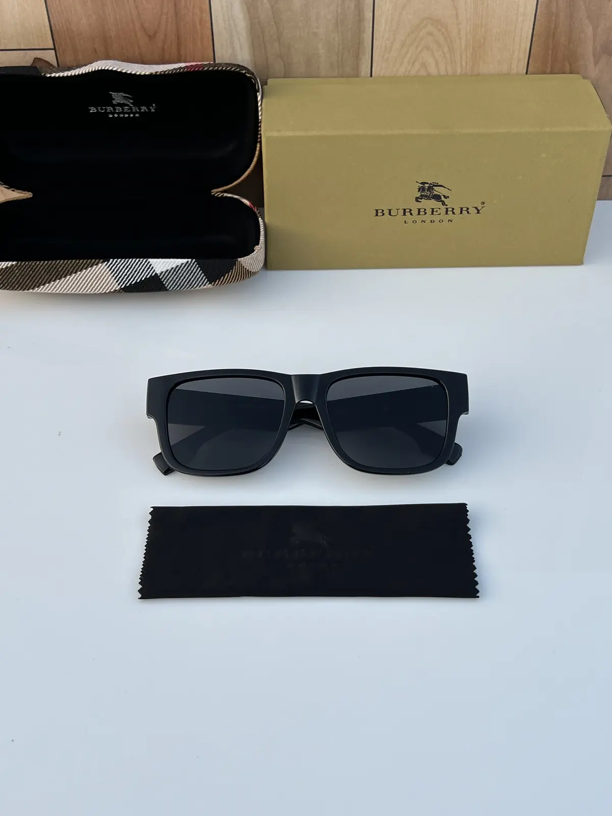 Burberry wayfero full black - Image 3
