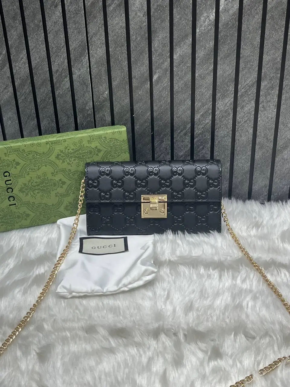 Gucci 75 Padlock Chainwallet With OriginalBox DustCover - Image 6