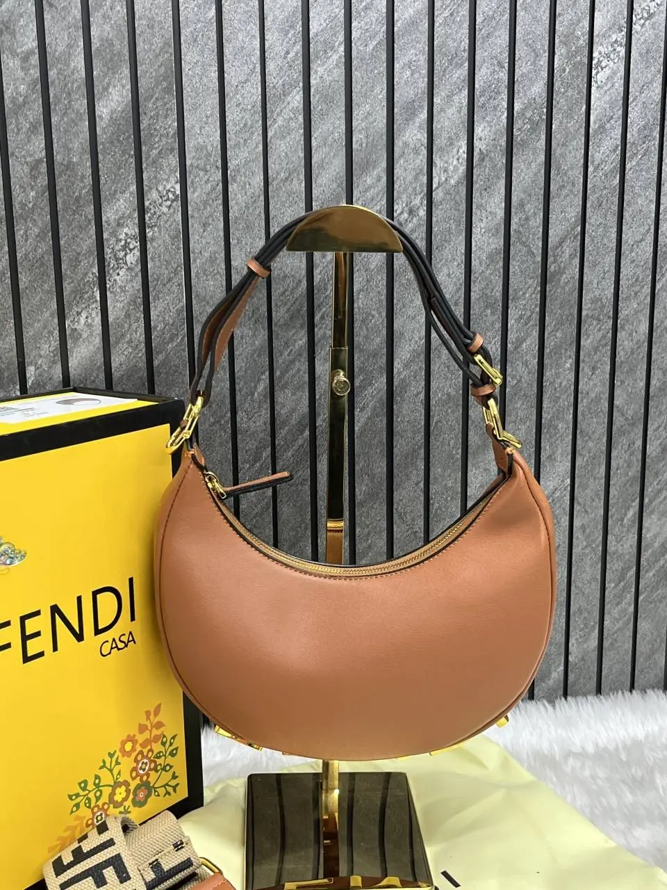 Fendygraphy Fendy Leather Bag With Original MagnetBox Premium - Image 2
