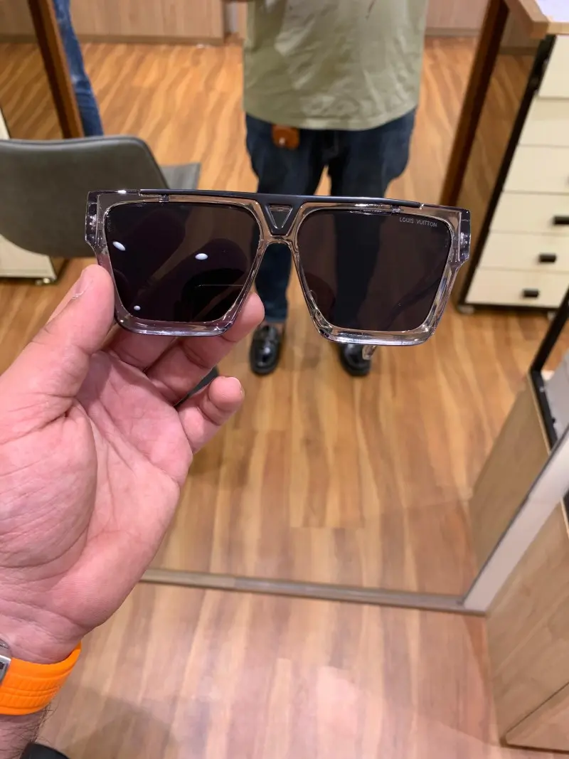 Louis Vuitton square evidence 1502 grey black