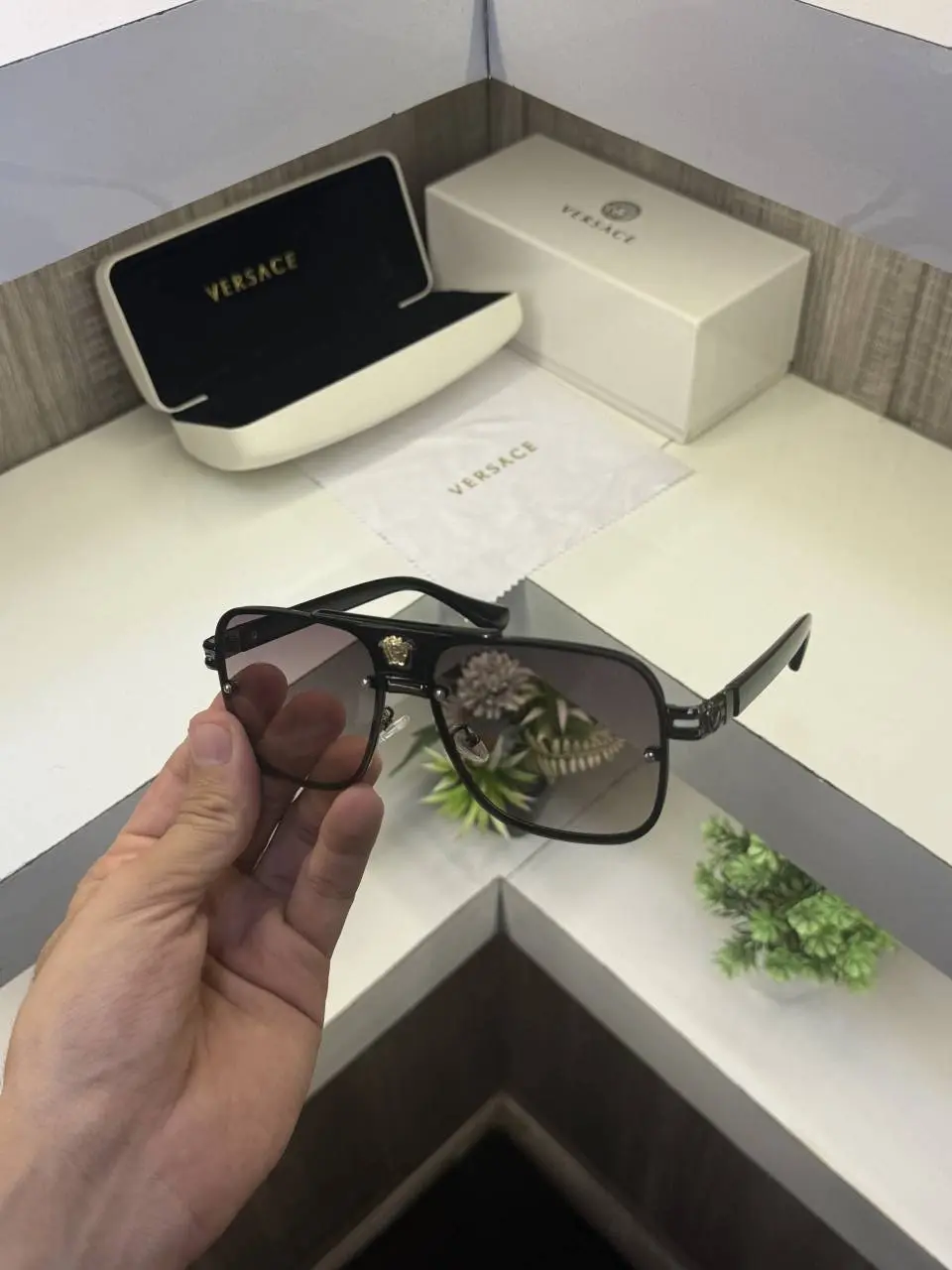 Versace e 2152 Brown sunglass - Image 5