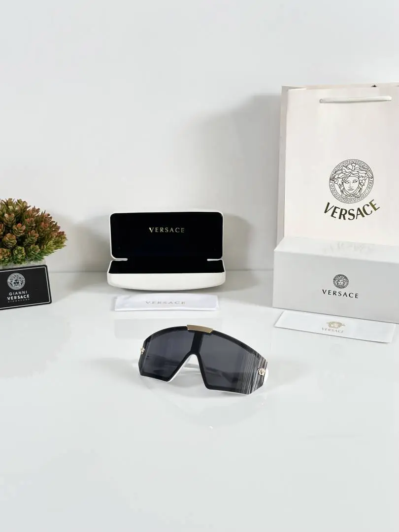 Versace 134 White Black - Image 2