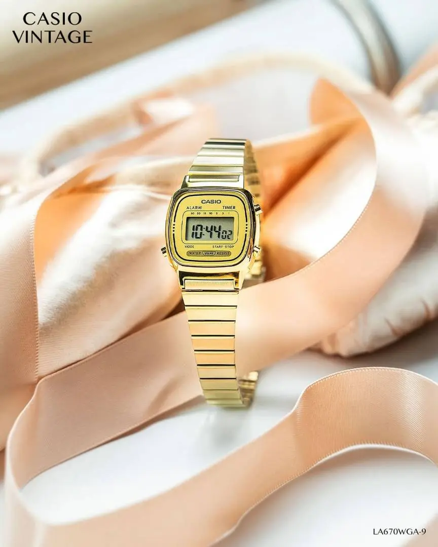 Casio Womens Vintage LA670 GOLD - Image 3
