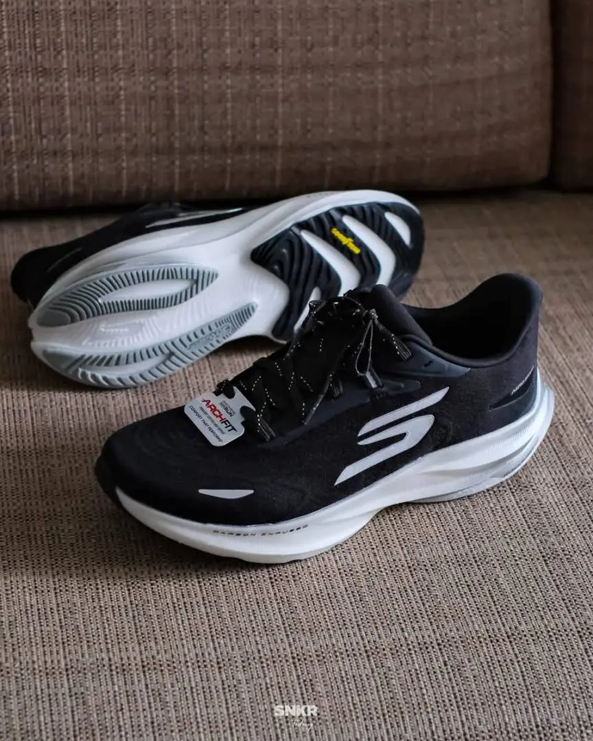 Skechers Aero Spark black Running