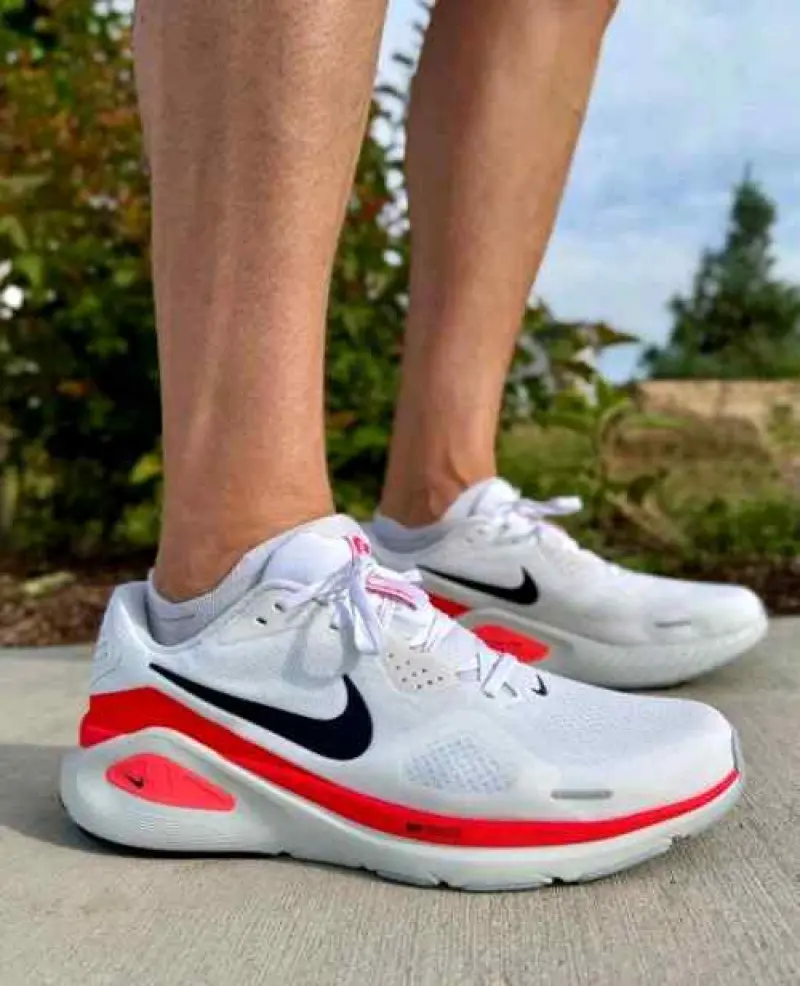 Nike Running Structure 26 trainers White orange 500 - Image 4
