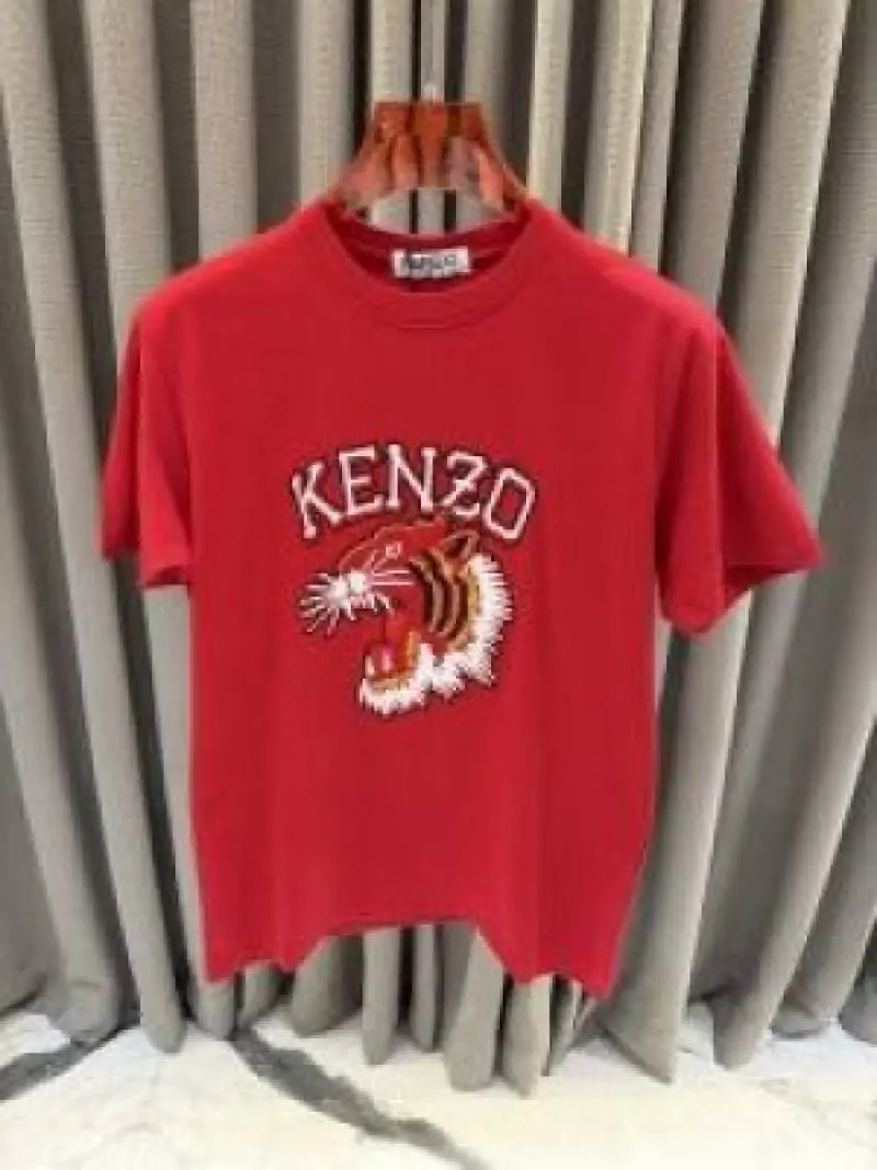 Kenzo Store Article Red Tshirt - Image 2