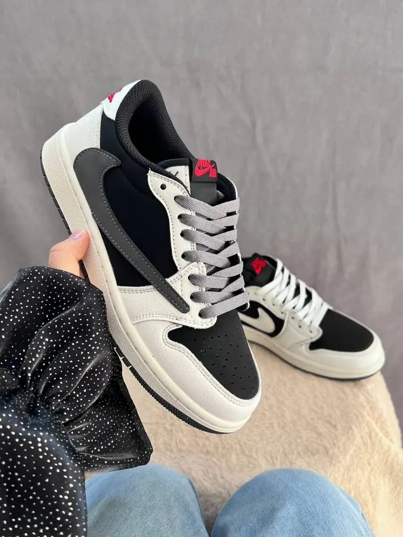Travis Scott X Air Jordan 1 Low Og Grey Black 2004 - Image 5