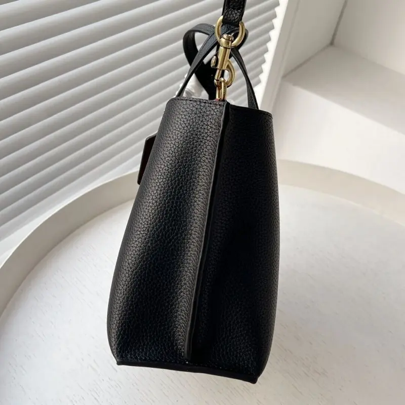 Coach Willow 24 Medium Black Bag With OriginalBox - Image 6