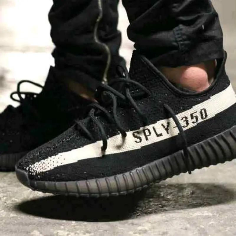 Adidas Yeezy Boost 350 V2 Oreo Black IA quality 541 - Image 2