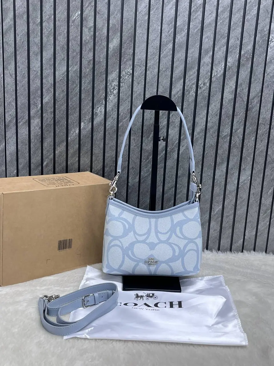 Coach Laurel Mini Tote Premium Highend With Original Box & DustCover - Image 11