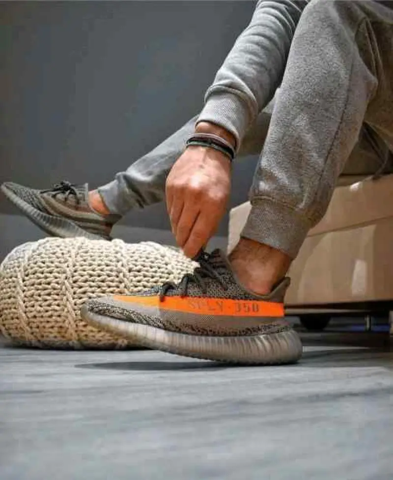 Adidas yeezy boost 350 v2 beluga - Image 3
