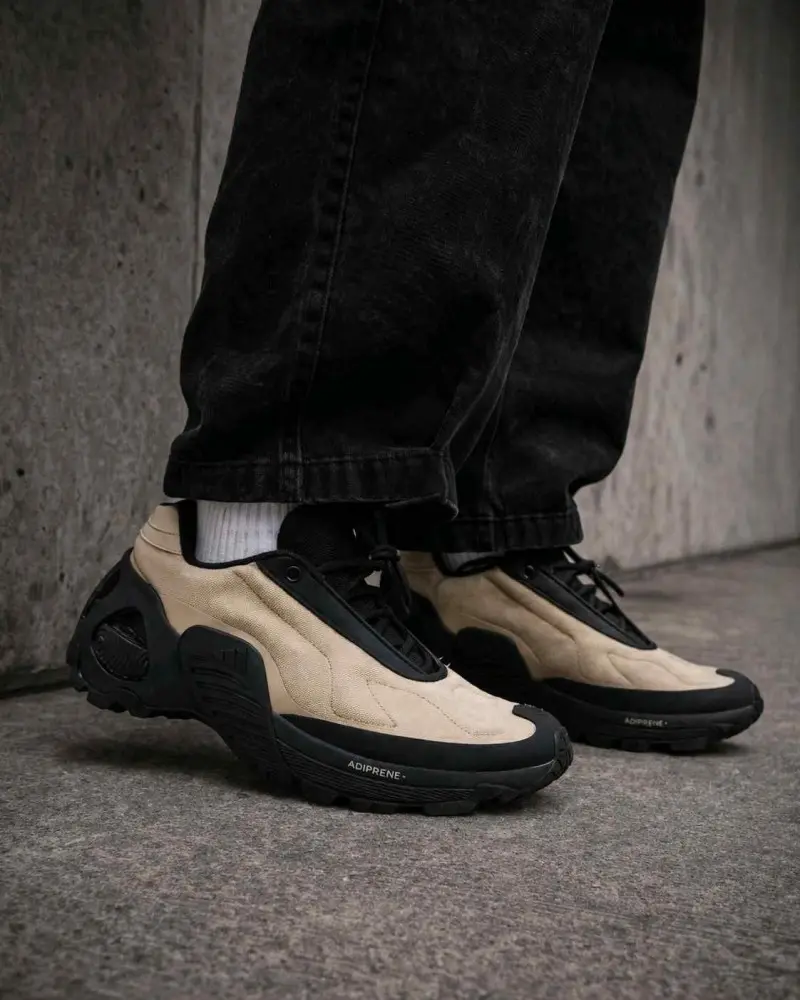 Adidas Wonder Runner Beige Black 5054 - Image 3