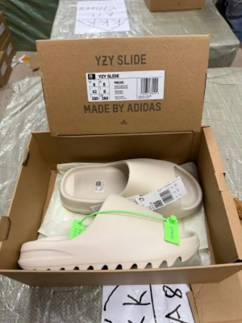 UA Adidaaass Yeezy Slide Bone FW6345 FIXED - Image 2