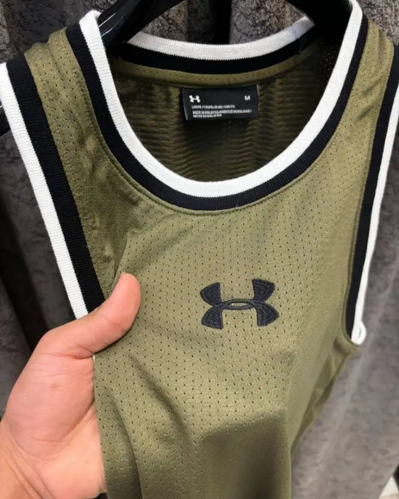 Under xARMOUR IMPORTED STORE ARTICLE SANDO DARK - Image 3