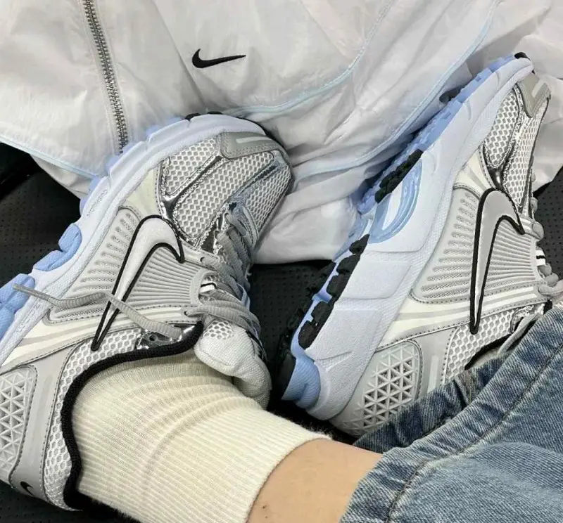 Nike Zoom Vomero 5 White Pure Platinum Blue 2561 - Image 2