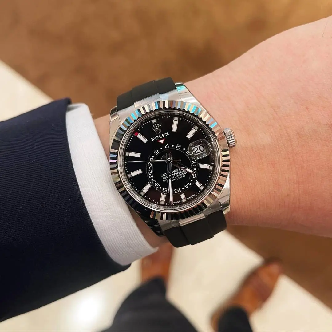 Rolex Oyster perpetual Sky Dweller - Image 4
