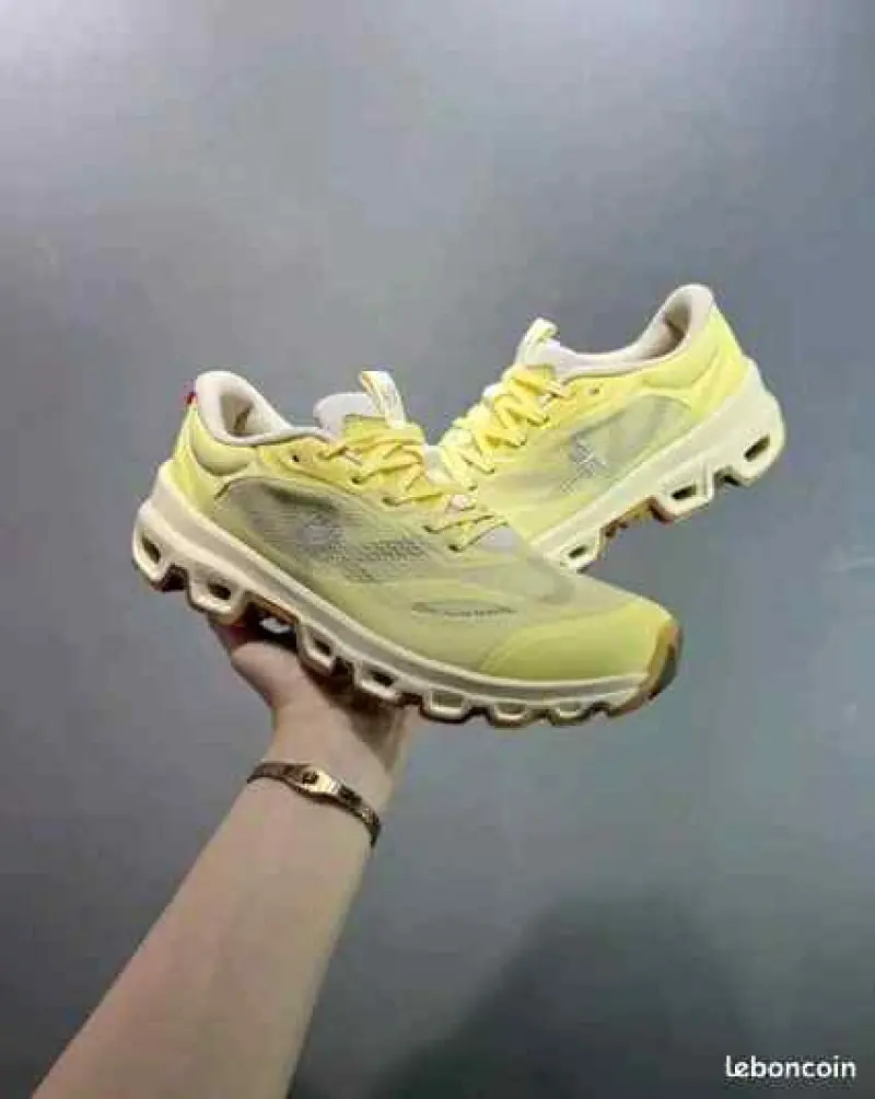 OnCloud Running Cloudventure x Loewe Yellow Tan Grey - Image 6