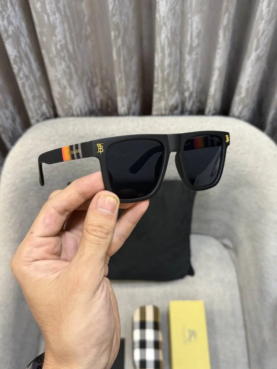 Burberry 2114 Premium Sunglass (Matt Frame) - Image 4