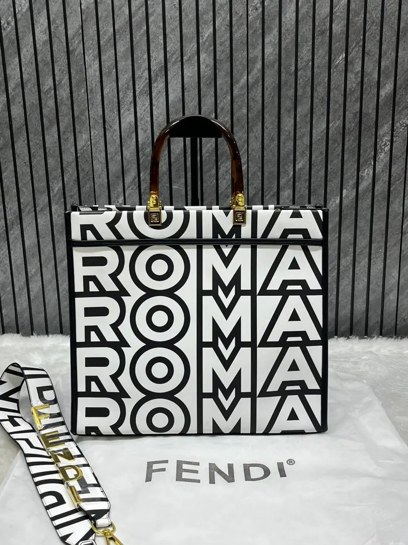 Fendi Roma Sunshine Shopper Large With DustCover - Image 7