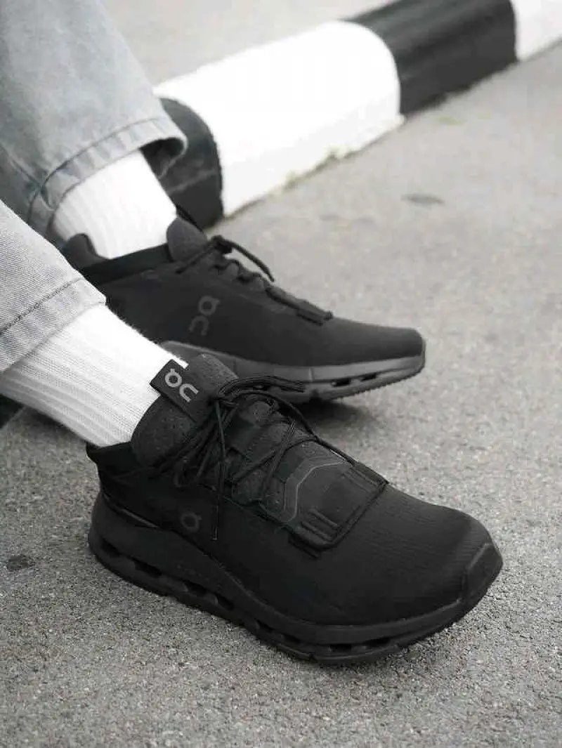 On Cloudnova 2 All Black 6125 - Image 8