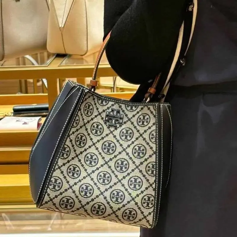 Tory Burrch McGraw Bucket Bag With OriginalBox DustCover - Image 10