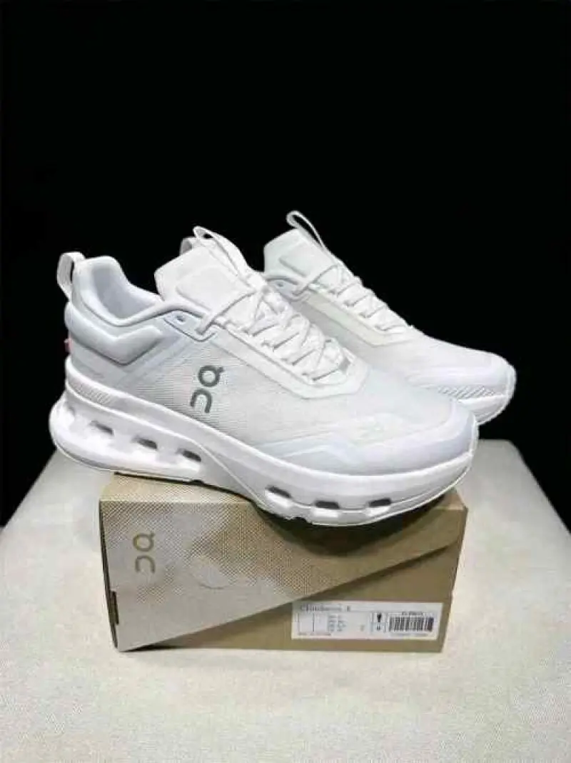 On Cloud nova X Tripple white 592