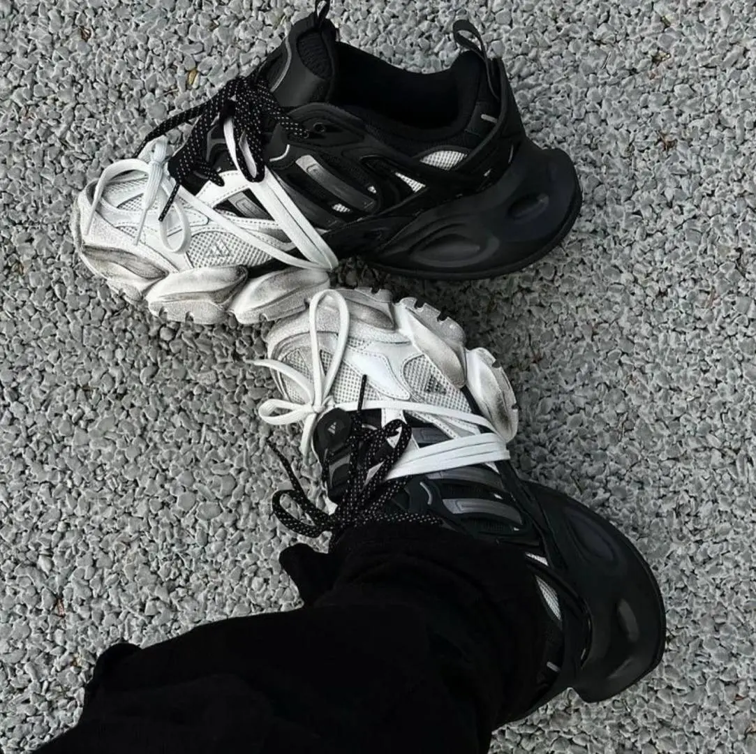 Adidas XLG Runner Deluxe in White Black - Image 5