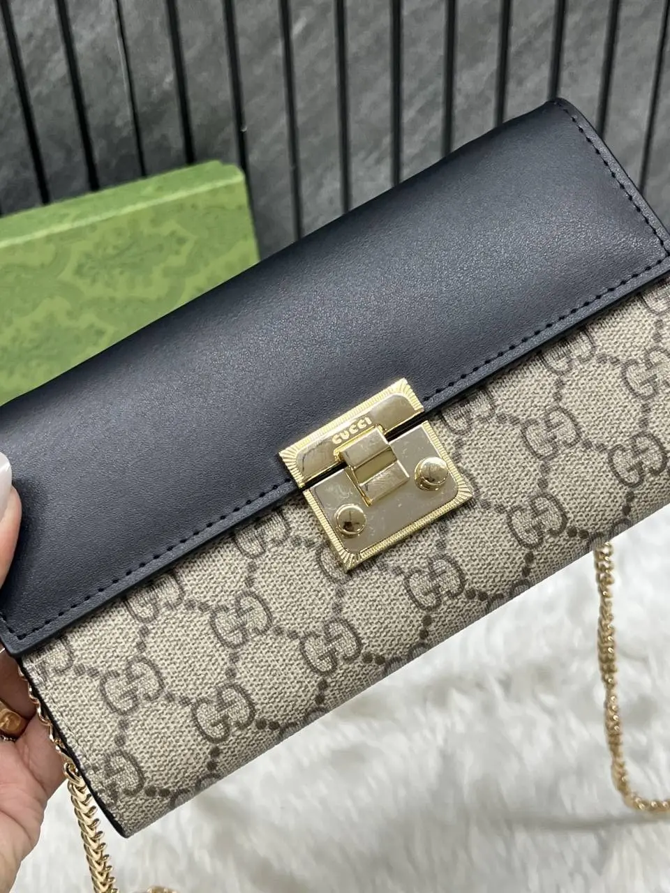 Gucci 72 Padlock Chainwallet With OriginalBox DustCover - Image 4