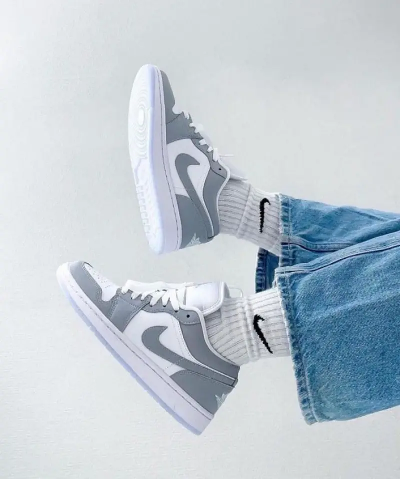 Nike Air Jordan Retro 1 Low WOLF GREY - Image 3