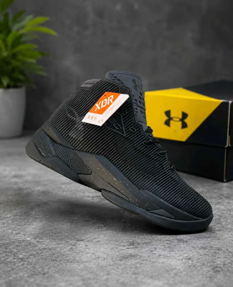 Underr Armour Curry 2.5 Triple Black 6107 - Image 2
