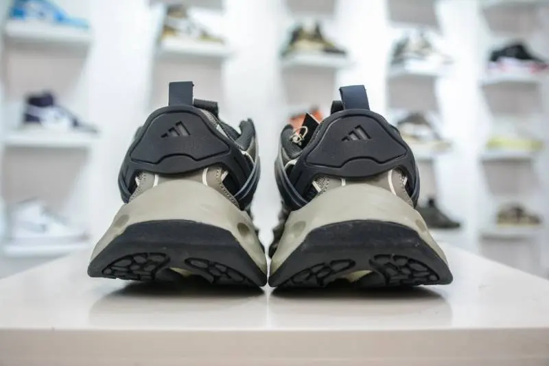 Adidas XLG RUNNER DELUXE GREY - Image 4
