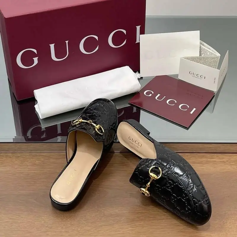 Gucci GG PrinceTwon Slides In Rossa GG leather for women with original box and carry bag - Image 5