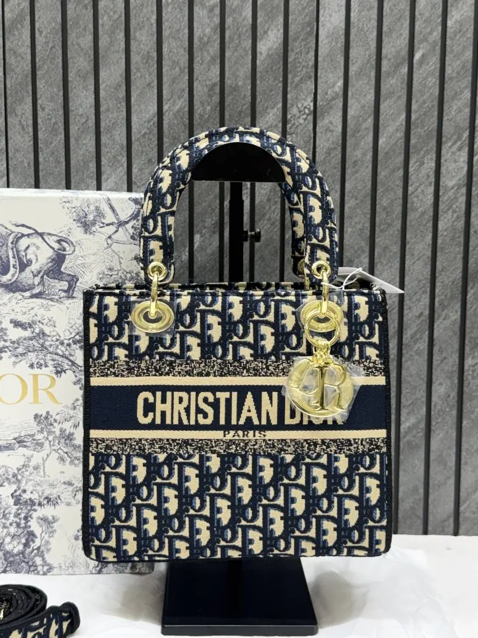 Dior Lady Dlite Blue 8825 Handbag With OriginalBox & DustCover - Image 6