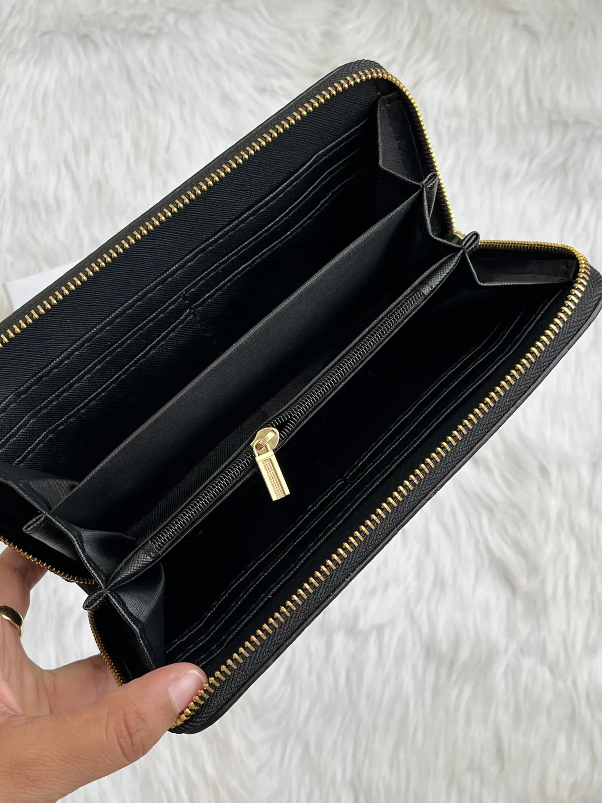 Tori Burch 83 Black Wallet With OriginalBox - Image 4