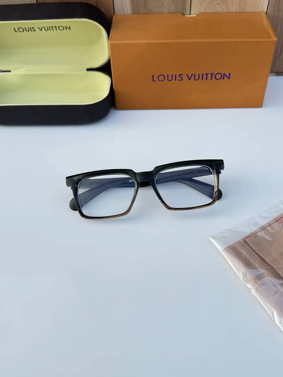 Louis Vuitton 1156 green plano - Image 5
