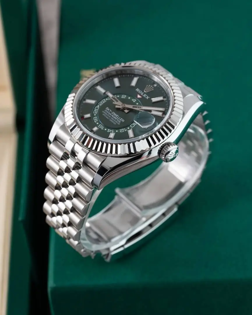 Rolex Oyster Perpetual Sky Dweller Silver-Green - Image 8