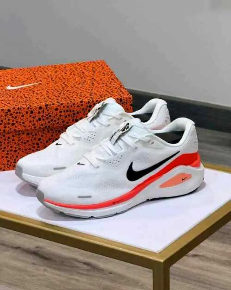Nike Running Structure 26 trainers White orange 500 - Image 2