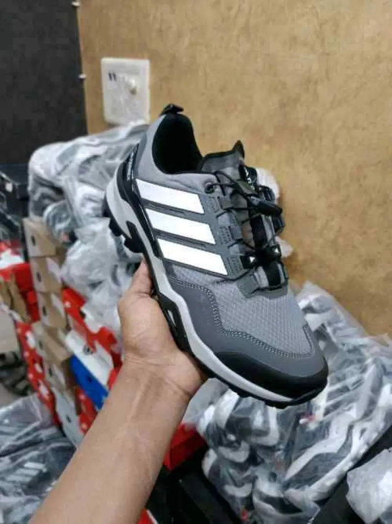 Adidas Terrex Skychaser GORE-TEX Hik 438 - Image 6